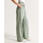 Women’s Pleated Wide Leg Pants - Relaxed Fit Tailored Trousers