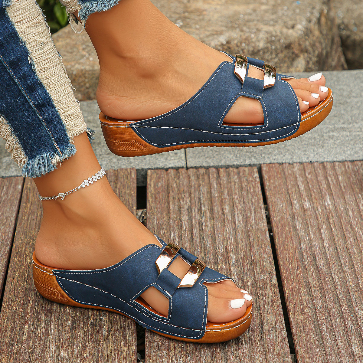 Women’s Buckle Slide Sandals - Adjustable Comfort Fit - Capri